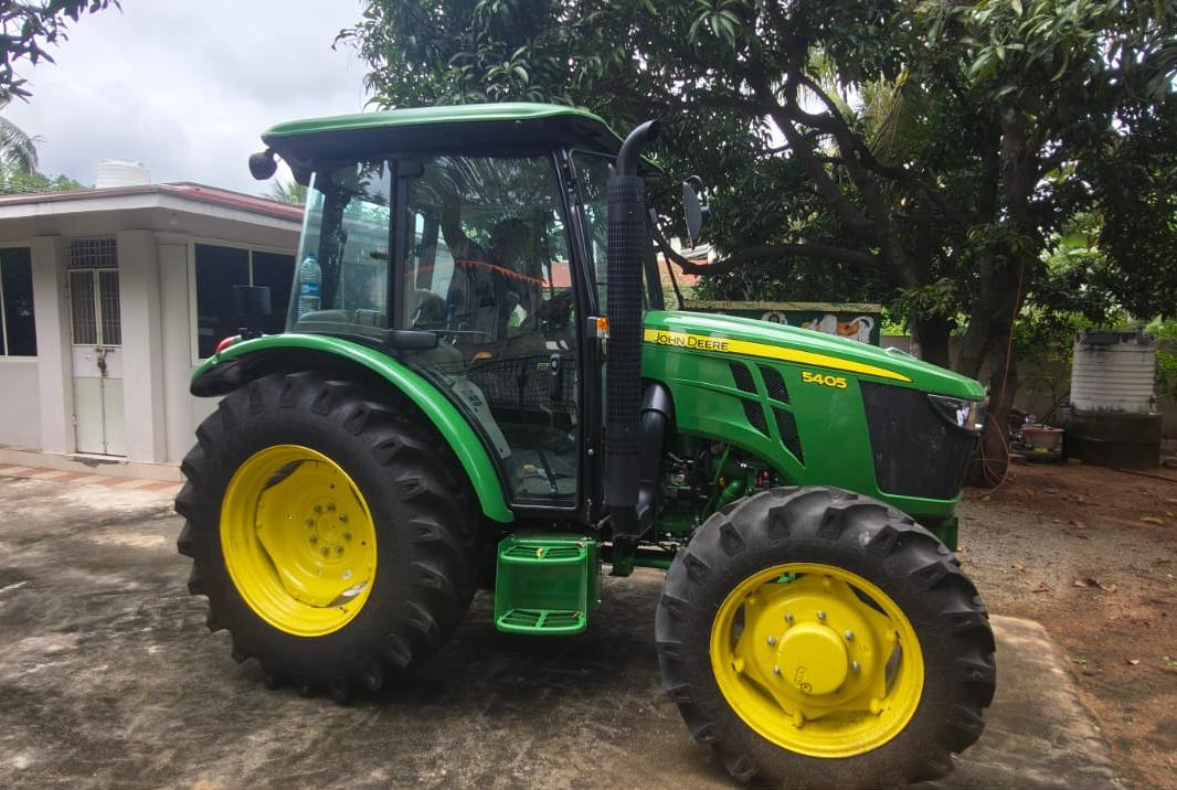 John Deere 5405