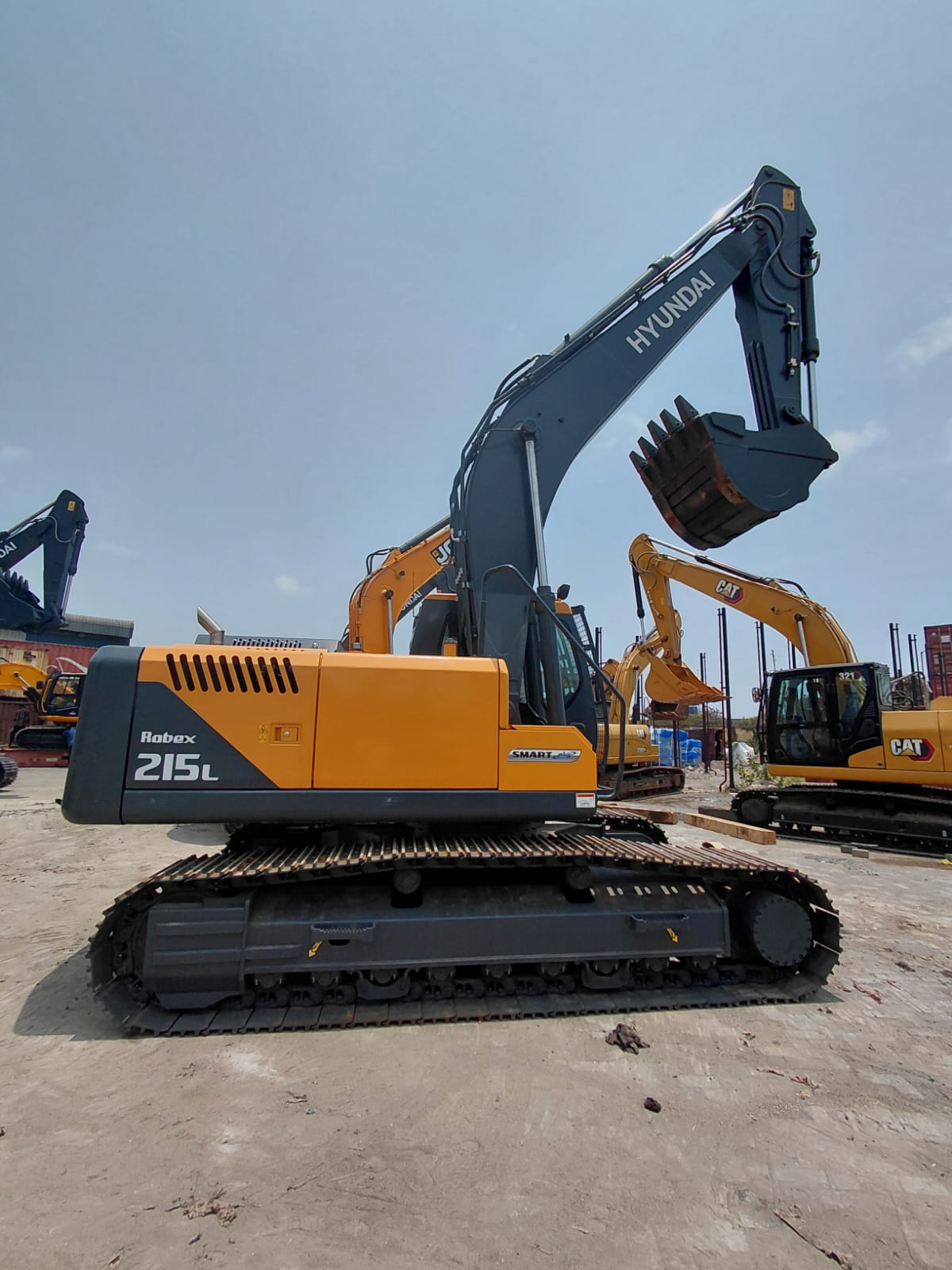 Hyundai R215L Smart Plus