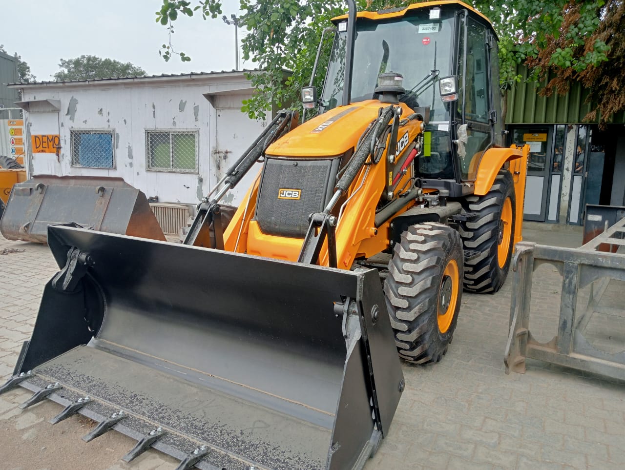 JCB 3CX \Plus \ Pro